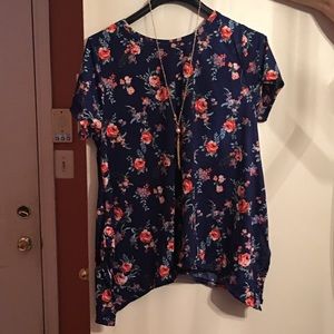 Rouge Collection floral top with necklace